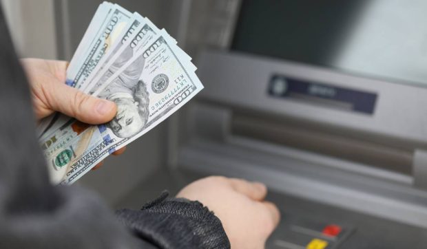 Fraudă de peste două decenii: un bărbat a încasat ilegal pensia unei femei decedate în Costa Rica