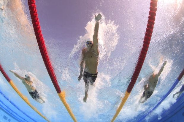 David Popovici se pregătește pentru semifinala de 200 m liber la Europene, transmisă joi seară la TVR