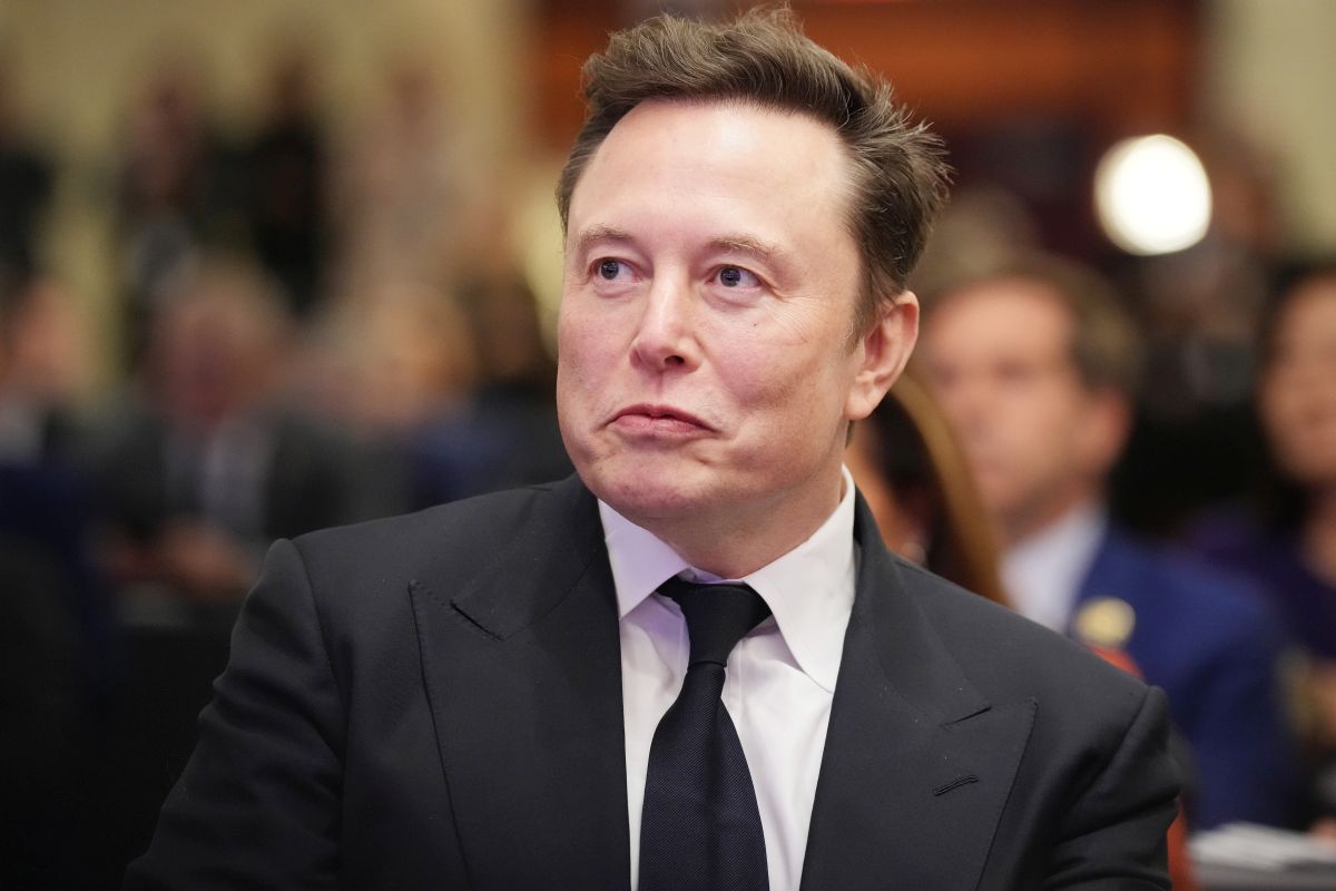 Averea lui Elon Musk s-a prăbușit cu 650 de miliarde de dolari în doar câteva săptămâni. Ce s-a întâmplat