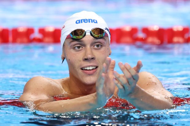 David Popovici visează la aur și un nou record mondial după calificarea în finala de 100 m liber la CE