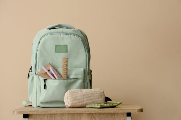 Lista completă pentru Back to School 2026: Tot ce trebuie să ai în ghiozdan, de la Auchan și Decathlon până la Buzz