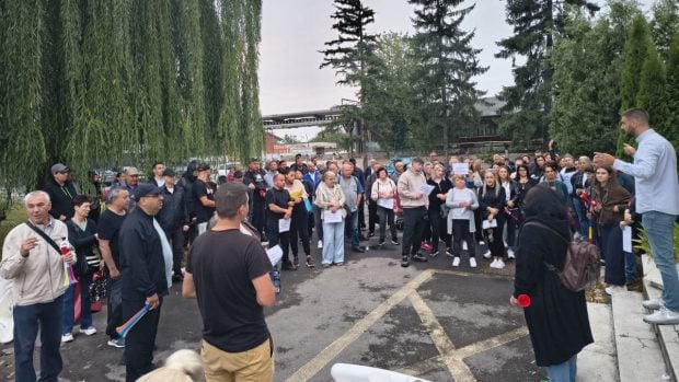 Grevă spontană la Carfil Brașov. „Azi plătim restanțele, dar lichidarea va întârzia”, spune directorul fabricii. Ce salariu are un angajat al uzinei care face drone militare