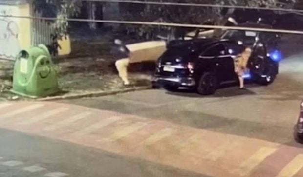 Amenda uriașă de 45.000 lei pentru un șofer care a aruncat gunoi dintr-un Mercedes de lux în Timișoara