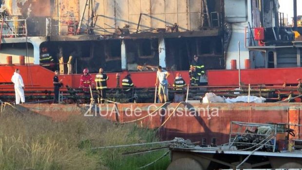 Incendiu extins la o navă încărcată cu minereu în Portul Midia, fără victime raportate