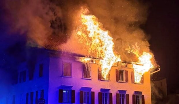 Incendiu puternic în cantonul Graubünden: cinci persoane dispărute și opt rănite în localitatea Thusis