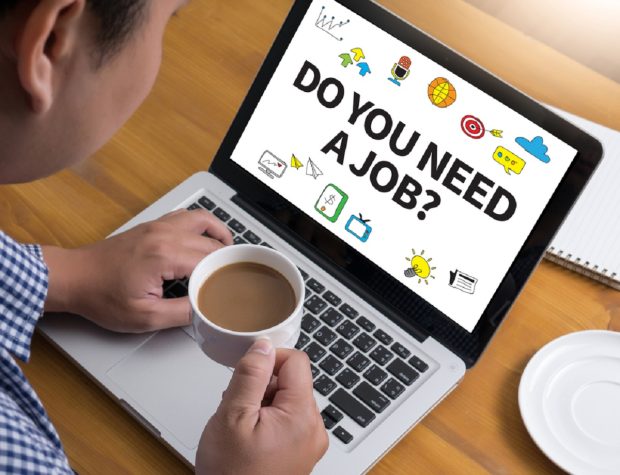 Oportunități de angajare și calificări profesionale pentru tinerii fără diplomă de BAC