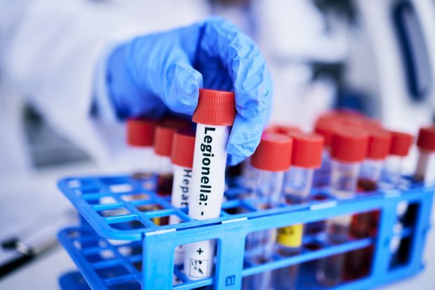 Focar de legioneloză în Basel: 26 de persoane infectate și un deces cauzat de bacteria Legionella în condiții de caniculă
