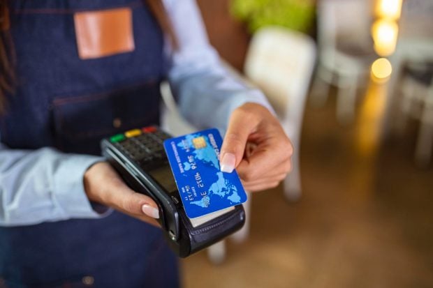 Casa de marcat din buzunar: cum transformi telefonul într-un POS complet de salon