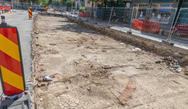 Lucrările pentru reabilitarea unei linii de tramvai din București, întrerupte după ce au fost descoperite posibile vestigii istorice