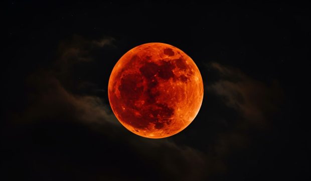 Eclipsa „Luna Sângerie” va avea loc în noaptea aceasta și va fi vizibilă și din România. Destinațiile unde poți organiza o escapadă pentru a o vedea
