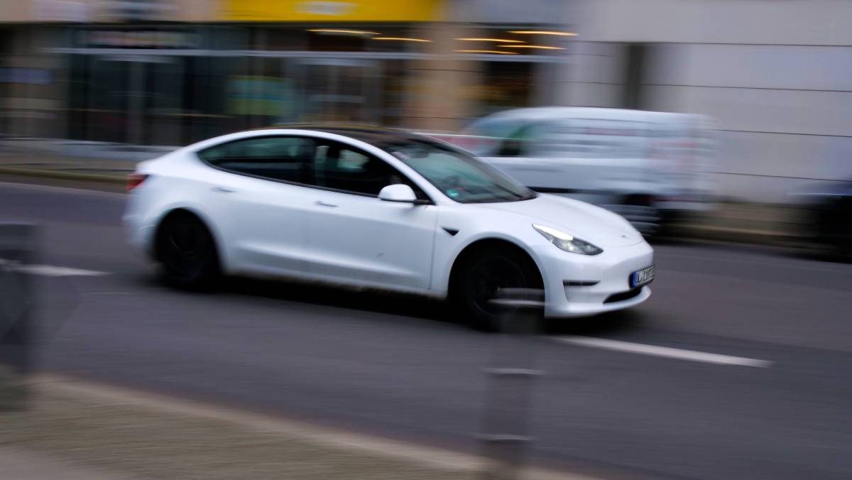 Un model Dacia e cea mai bine vândută mașină din Europa în primele șapte luni din 2026. A depășit Tesla și VW