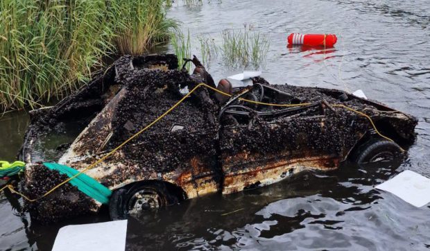 Un Ford Escort Coupe scos din râul Peene aduce noi indicii într-un caz vechi de dispariţie