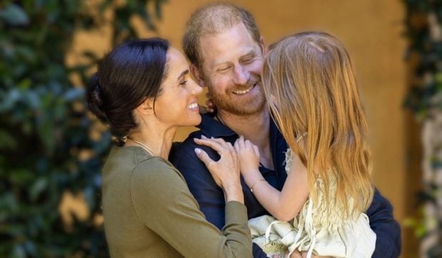 Harry și Meghan plănuiesc o întoarcere în Marea Britanie după șase ani, motivată de dorința regelui Charles