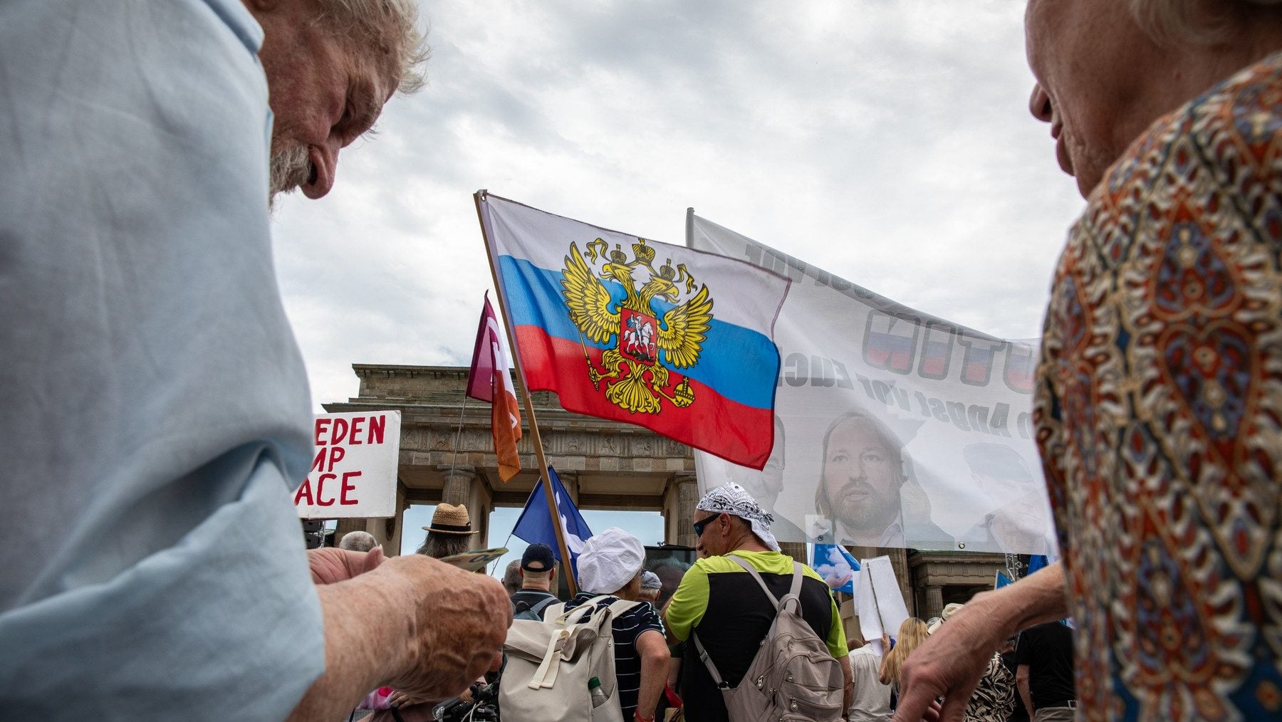 Poza pentru articolul Noul Comintern. Cum recrutează Kremlinul „socialiști” din SUA și din Marea Britanie pentru manifestații anti-NATO, acte de sabotaj și război