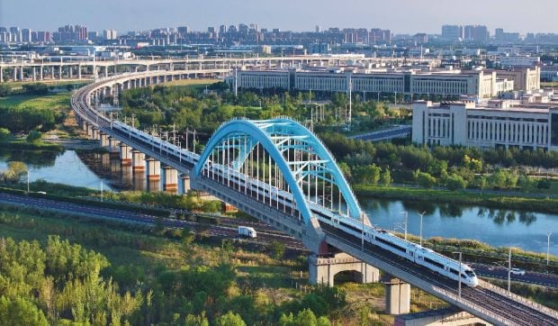 Chinezii stabilesc un nou record feroviar: 2,8 miliarde de pasageri în primele șapte luni din 2026