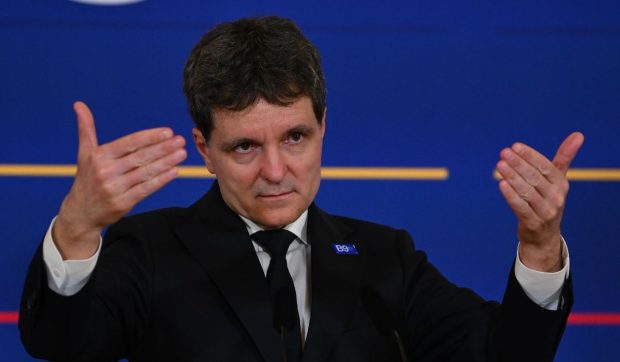 Din SUA vine cea mai dură critică a lui Nicușor Dan, după ce l-a apărat pe generalul Pahonțu: „Incompetență, inadecvare, infatuare. Om de nimic fiind, e fatal condus de instinctul neantului”