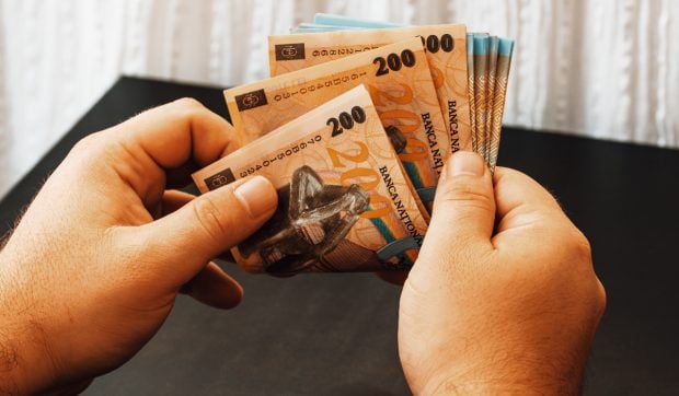 Doi tineri din București, anchetați pentru înșelăciuni cu închirieri false pe litoralul românesc