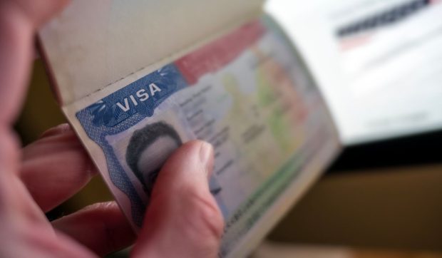 SUA au suspendat toate cererile pentru vize. Zeci de mii de interviuri, anulate brusc la nivel global