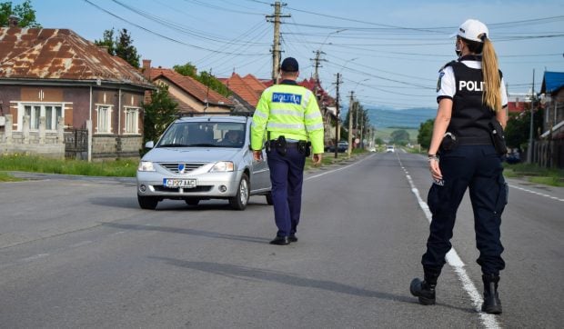 Cum scapă șoferii români cu datorii la stat de suspendarea permiselor, în urma războiului dintre PSD și Ilie Bolojan