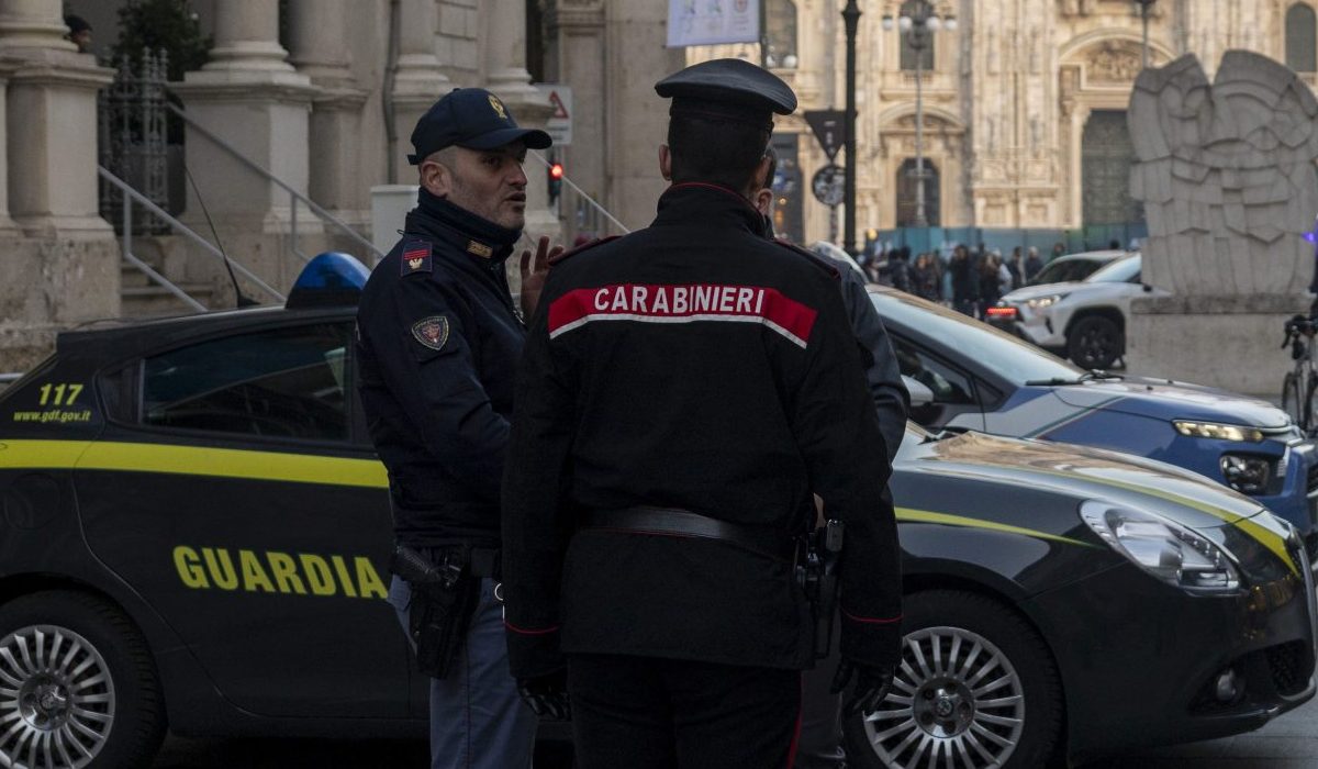 Gestul tăcut făcut prin geamul mașinii care a salvat o adolescentă de la o agresiune sexuală