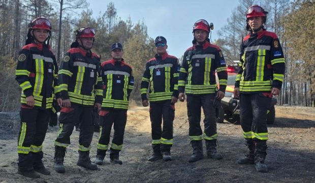 Pompierii români desfășoară o intervenție crucială în Serbia pentru stoparea incendiilor de proporții