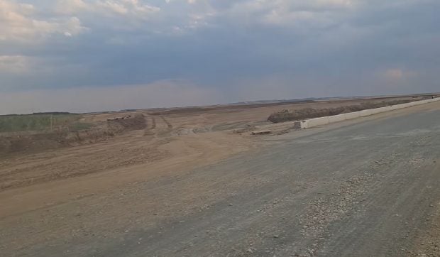 Pe Autostrada A3 Transilvania se amenajează o porțiune de 3 kilometri unde pot ateriza avioane în situații de urgență