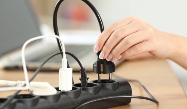 Prizele se mută inteligent în casele moderne: cum dispar prelungitoarele din peisaj