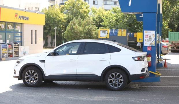 Carburanții continuă să se scumpească: Ce tarife înregistrează benzina și motorina pe 5 august în marile orașe
