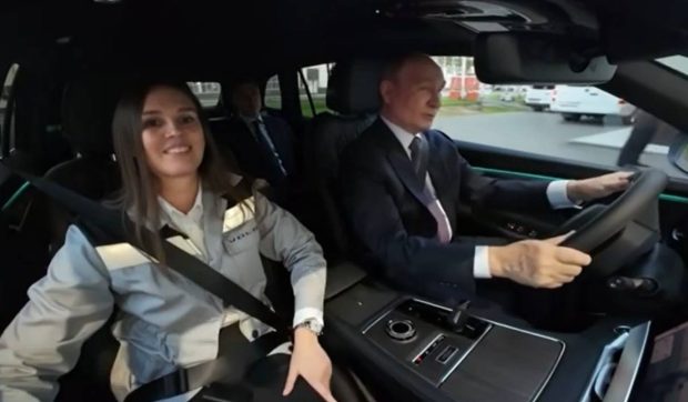 Rușii au făcut un SUV de 43.000 de euro cu chinezii și i l-au dus lui Putin să-l conducă: „Foarte confortabil”