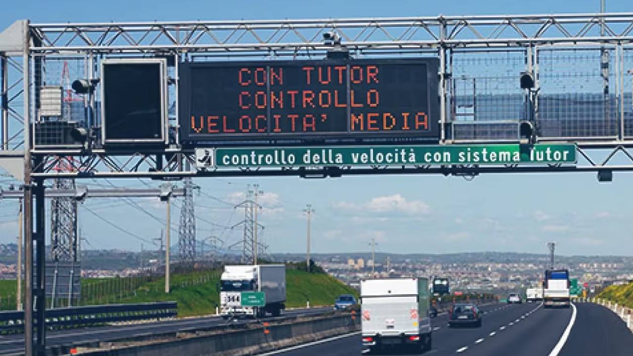 Poza pentru articolul Radarul Tutor 3.0 acoperă 1800 de kilometri de autostradă și va deveni coșmarul șoferilor din Italia
