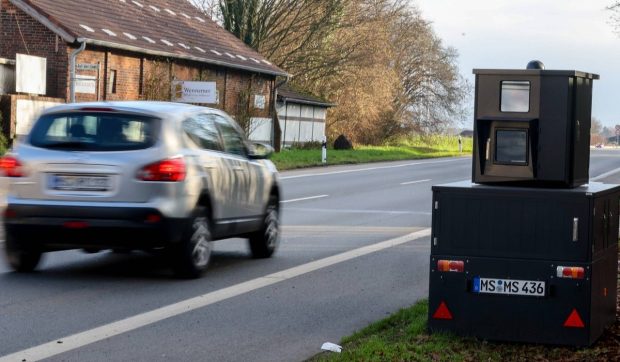 Șase Amenzi Abuzive pentru Viteză Emise unui Șofer Olandez din Cauza Unui Radar Instalază Greșit