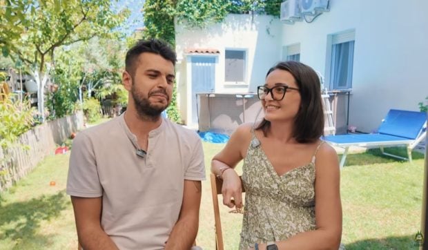 Drumul greu al unui cuplu de români: întoarcerea din Italia, un an dormind în bucătărie și lupta pentru o viață mai bună