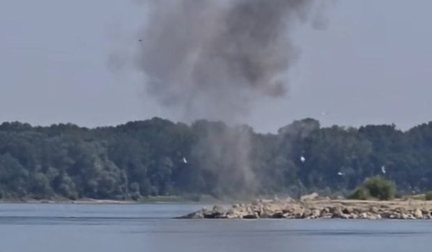 Armata, intervenție extremă pe Dunăre: militarii detonează stânca Pârjoaia cu trei explozii controlate pentru a putea devia cursul apei spre Cernavodă