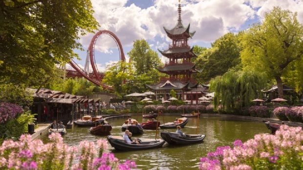 Tivoli Gardens din Copenhaga lansează o zonă tematică japoneză cu atracții unice și experiențe vizuale inedite