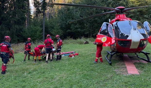 Salvare în Masivul Ceahlău: Turist din Cluj cade 30 de metri și este evacuat cu elicopterul SMURD