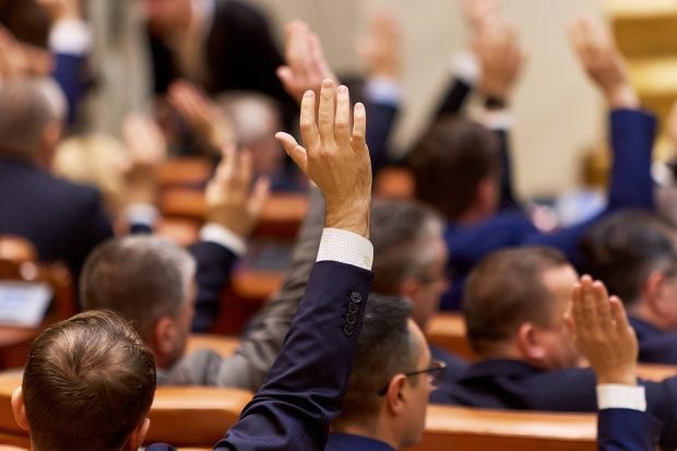 Scandalul admiterii la liceu ajunge în Parlament. Raluca Turcan și Mihai Ghigiu cer prin două proiecte de lege amânarea examenului suplimentar