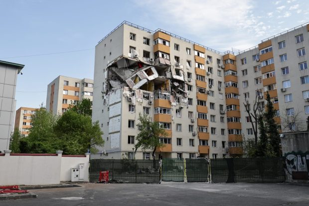A început reconstrucția blocului afectat de explozia din Rahova, iar sprijinul pentru chiriași este prelungit