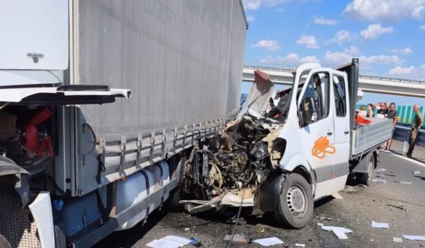 Accident grav pe Drumul Expres DEx 12, în județul Olt: trei oameni au murit și doi sunt răniți, traficul pe sensul spre Craiova a fost blocat