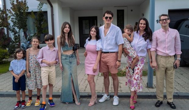 Anca Serea și-a surprins copiii cu un nou membru al familiei: „Cel de-al șaptelea copilaș”. Cum au reacționat la aflarea veștii