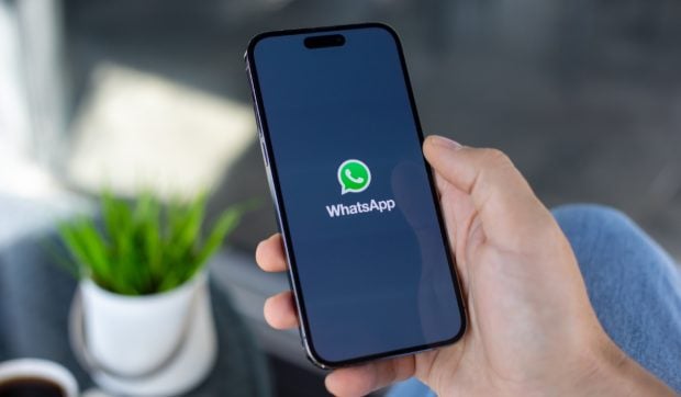 WhatsApp își întărește protecția împotriva fraudelor. Două setări care nu se activează singure
