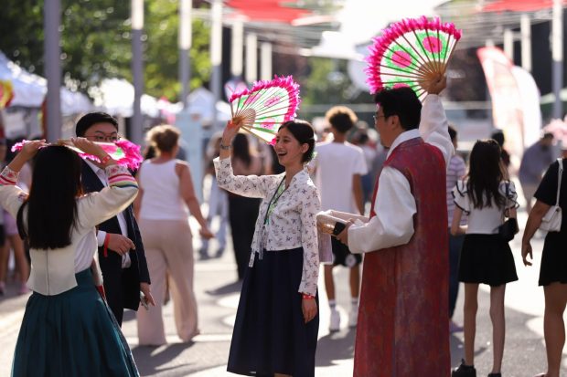 Asia Fest 2026 aduce cultura asiatică în București, în weekendul 4-6 septembrie. Cât costă o porție de sushi sau onigiri