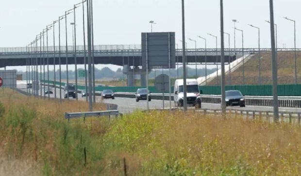 Autostrada Moldovei A7: 286 de kilometri în două ore și 11 minute, de la București la Bacău, dar nu există benzinării sau spații de servicii