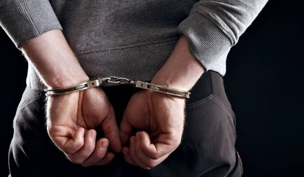 Polițist mușcat de un bărbat beat în timp ce-i punea cătușe, în Sectorul 4 din București