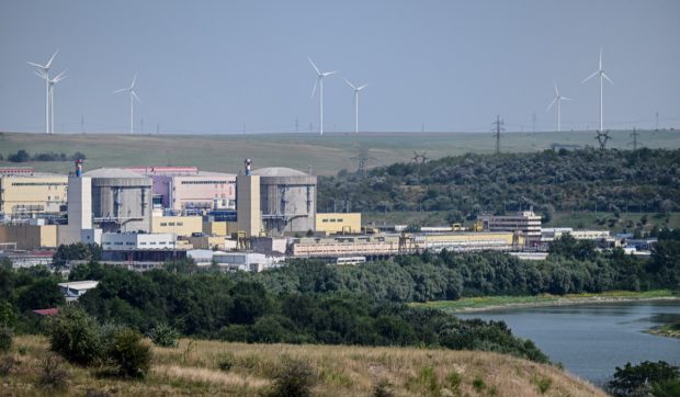 Noi măsuri pentru asigurarea debitului de apă necesar la Cernavodă: Nave și barje vor fi amplasate la 600 de metri distanță, pentru a direcționa apa spre centrală