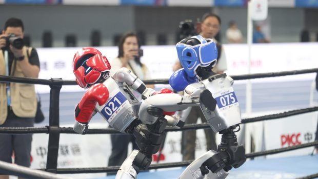 De pe ringul de box, la război: China accelerează dezvoltarea roboţilor umanoizi pentru luptă
