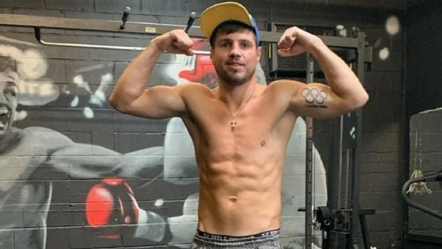 „E ziua ta, sigur ești beat!”. Fost campion mondial de box, ridicat de pe stradă și luat în armată, în Ucraina