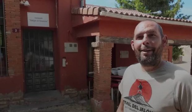 Cum economisește Fernando 700 de euro pe lună, în Spania: „Vorbesc singur de nevoie”