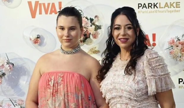 Oana Roman, replică pentru cei care i-au criticat fiica: „Se îmbracă fix cum vrea ea”. Cum a apărut Isabela la VIVA! Influencers Party