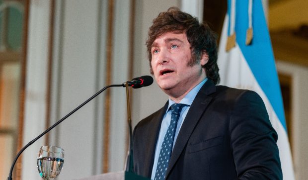 Javier Milei intensifică presiunea asupra companiilor petroliere din Insulele Falkland și reafirmă revendicarea Argentinei