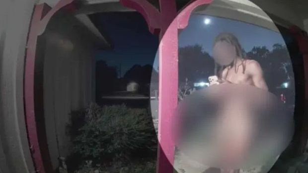 Curierul a venit complet dezbrăcat să livreze mâncarea, în SUA: „Am aruncat tot!”